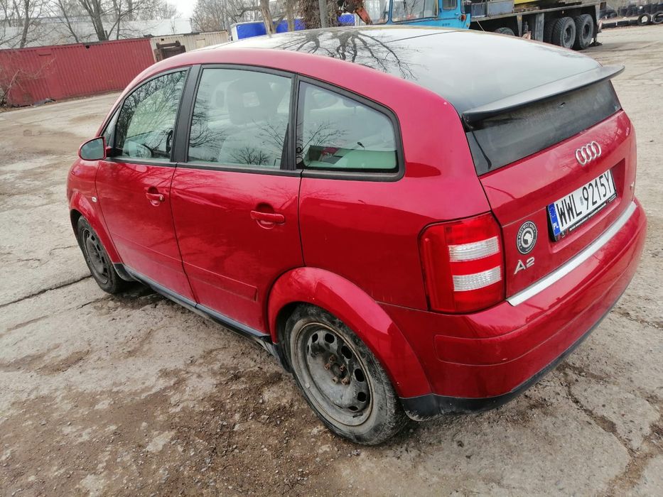 Audi A2 czerwony