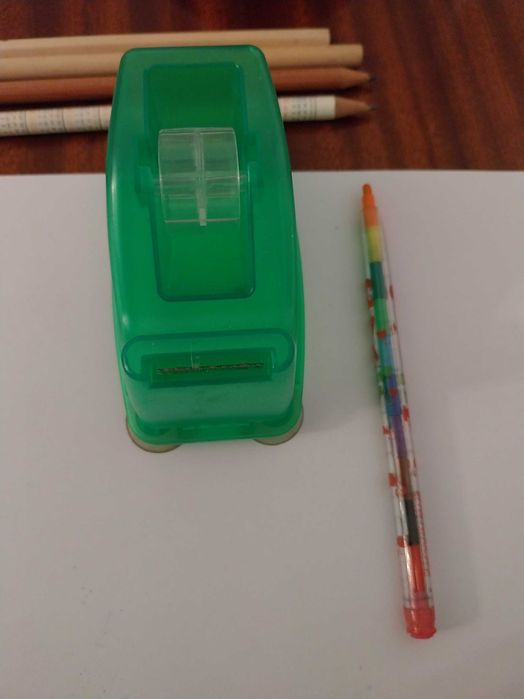 Conjunto Material Escolar com porta lápis Mickey, borracha, lápis, dispensador de fica cola, régua, esquadro, compasso e muito mais