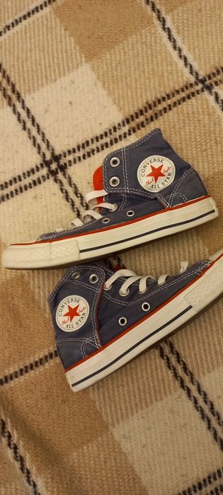 Продам кросовкі,кеди,33р