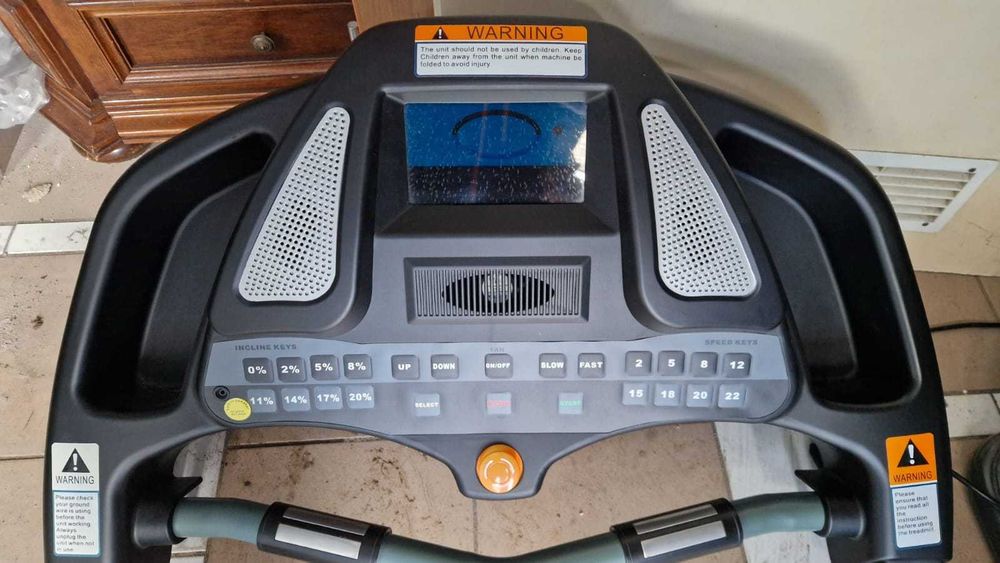 Profesjonalna Klubowa Bieżnia elektryczna DAUM BY-800A szybka 22km h