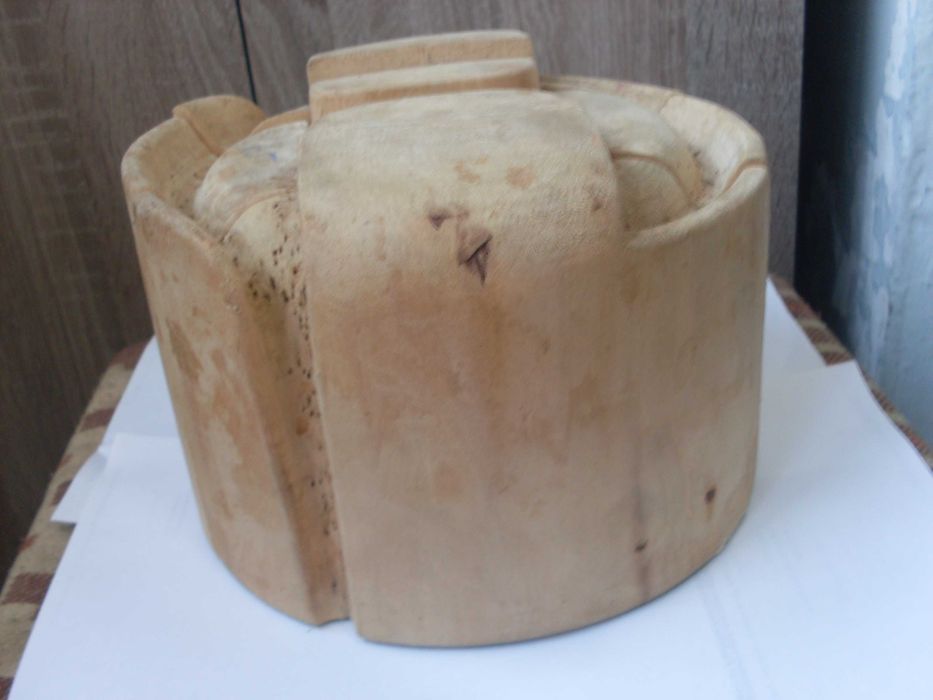 Колодки для пошива меховых шапок.