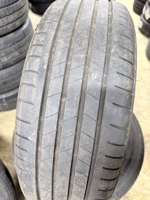 Шини літні 215/60/17 Bridjestone  turanza T005