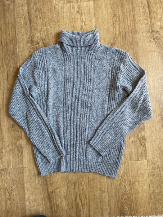 Sweter z golfem