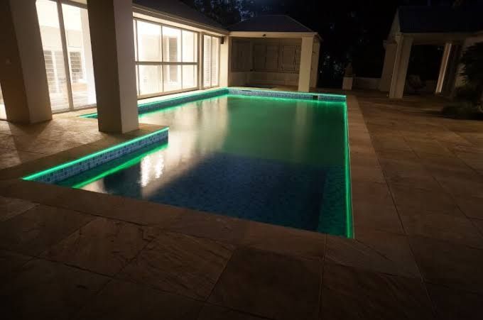 Neon led pool rgb pisicina