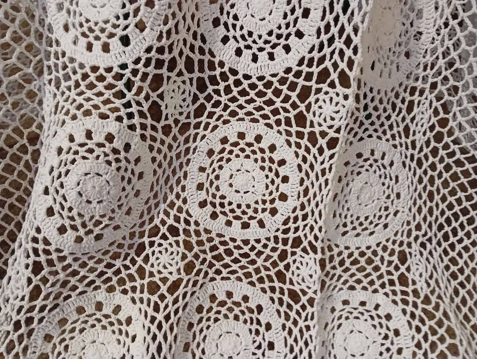 Obrus duży szydełko 150x220 cm