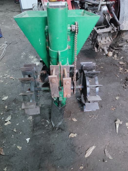 Картоплесаджалка до мототрактора(Мотоблока)