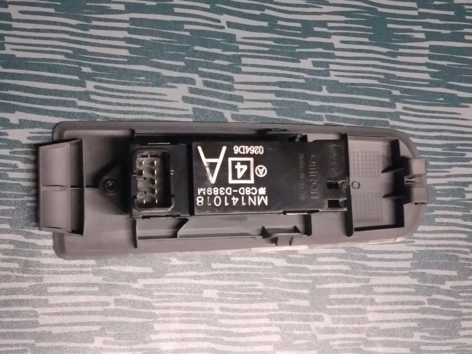 Botões Comando Vidros Mitsubishi Colt Ano 2005 Porta Esquerda e Dirt