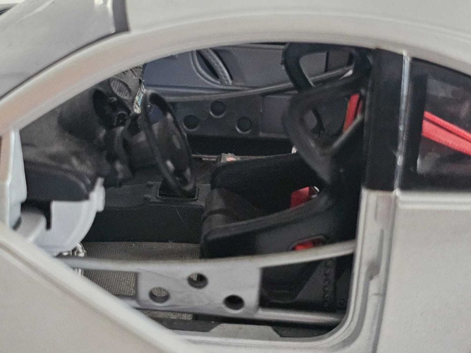 Bburago Italy 1/18 - Volkswagen New Beetle Cup (1999)