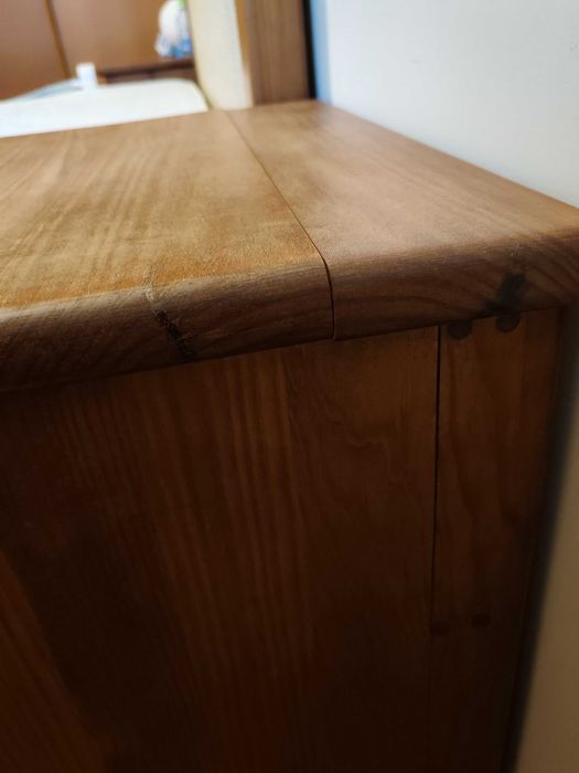 Mobília de quarto em madeira