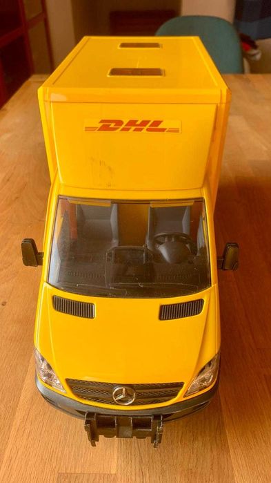 Carrinha DHL brinquedo