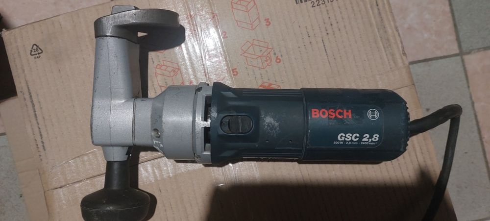 Электроножницы по металлу Bosch GSC 2,8 Professional.