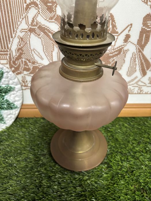 Candeeiro vintage a petroleo rosa