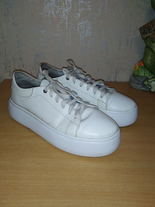 Кожаные кеды кроссовки