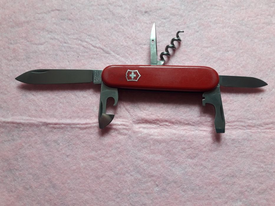 Wenger , Victorinox
