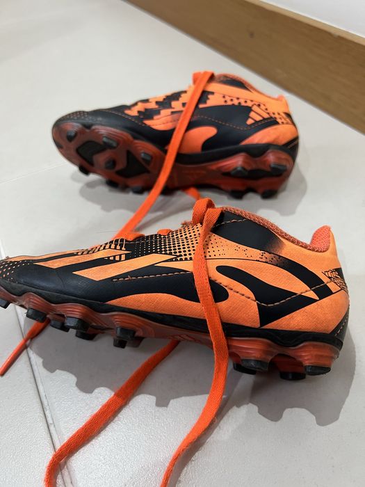 Chuteiras Adidas 28