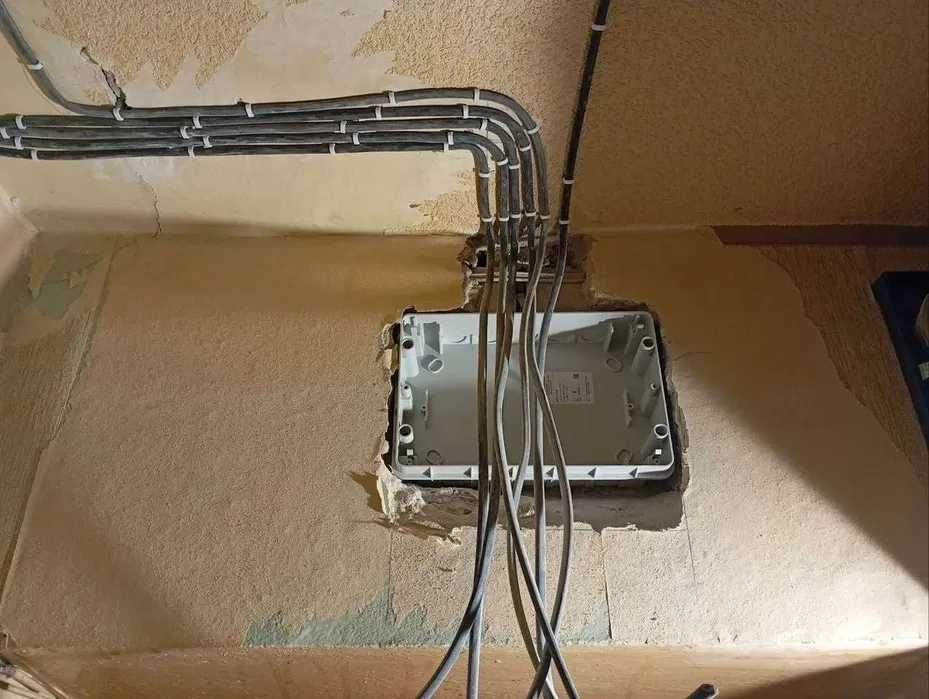 Электрик срочно монтаж ремонт электрики Услуги Электрика