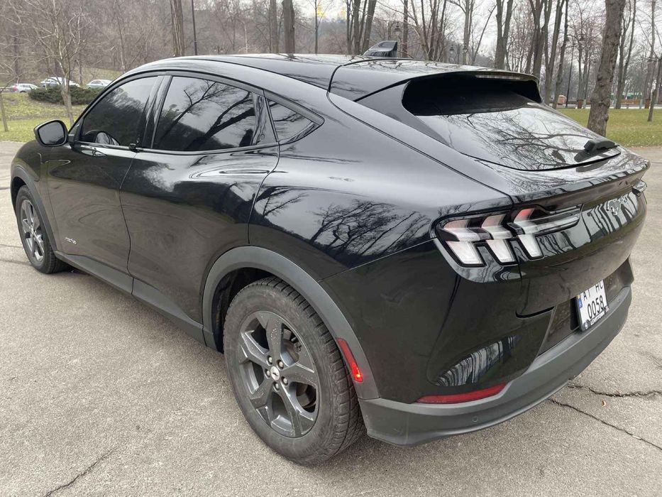 Електро автомобіль