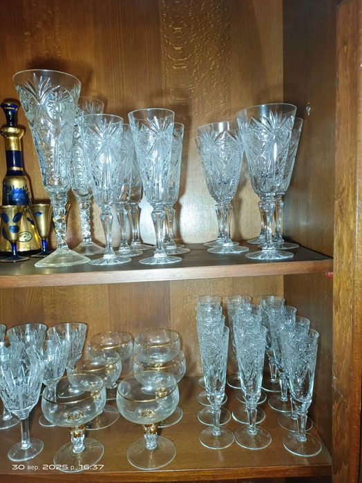 Рюмки , фужеры, бокалы , стопки . Хрусталь.