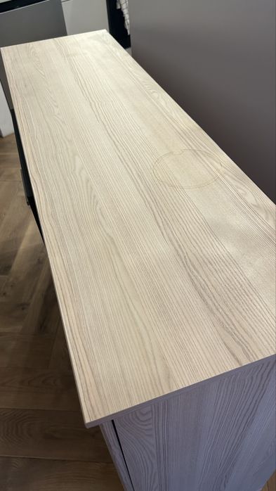 Komoda z szufladami i półkami