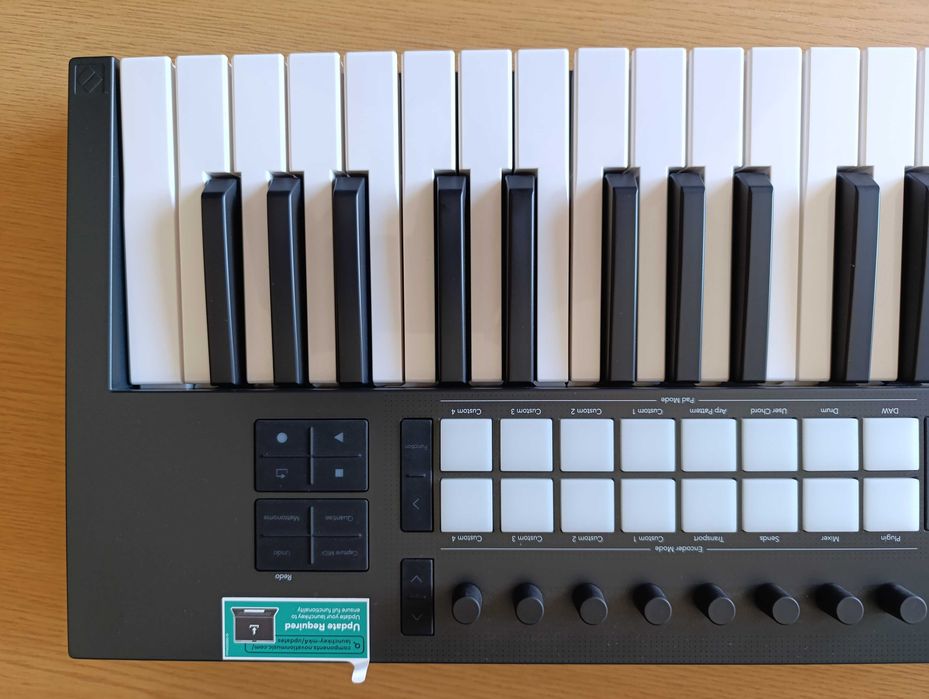 Novation Launchkey 37  Mk4