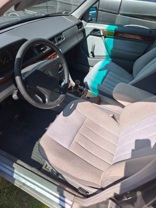Mercedes Benz 124   2,5D