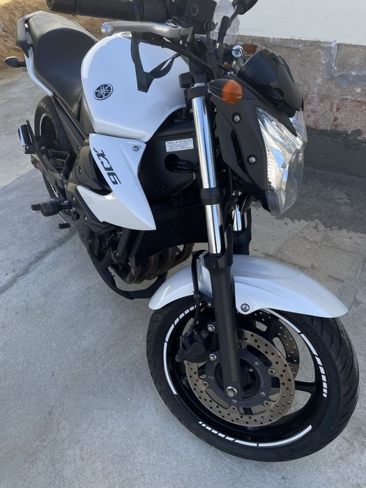 Yamaha Xj6 2012 .