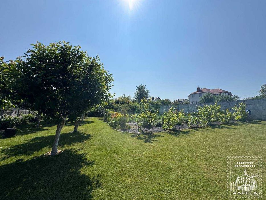 Добротний цегляний будинок в передмісті Рівного (село Бармаки)