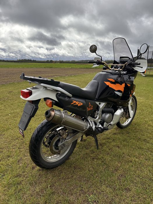 Honda Africa Twin 750