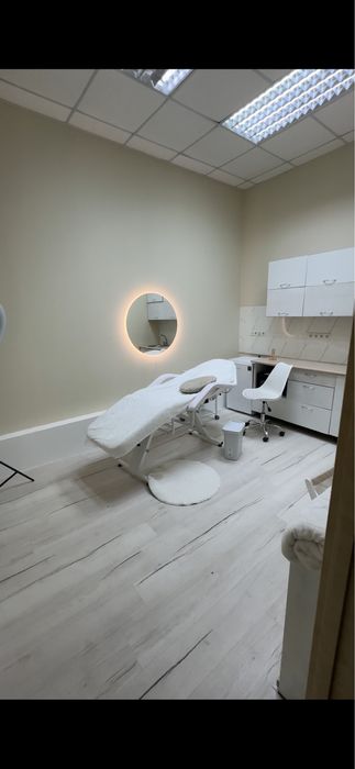 Аренда кабинета косметолога ЦЕНТР с ВОДОЙ /  по мес/на 15 дней в месяц