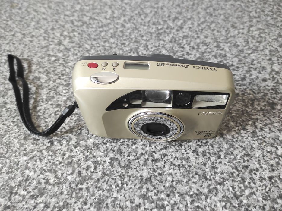 Yashica 80 aparat street foto vintage prl