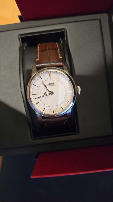 oris artelier 42mm small second date