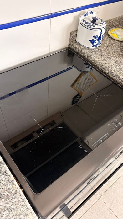 Fogão BECKEN BFE9896 DIX (70 L - Elétrico de Indução - Dark Inox)