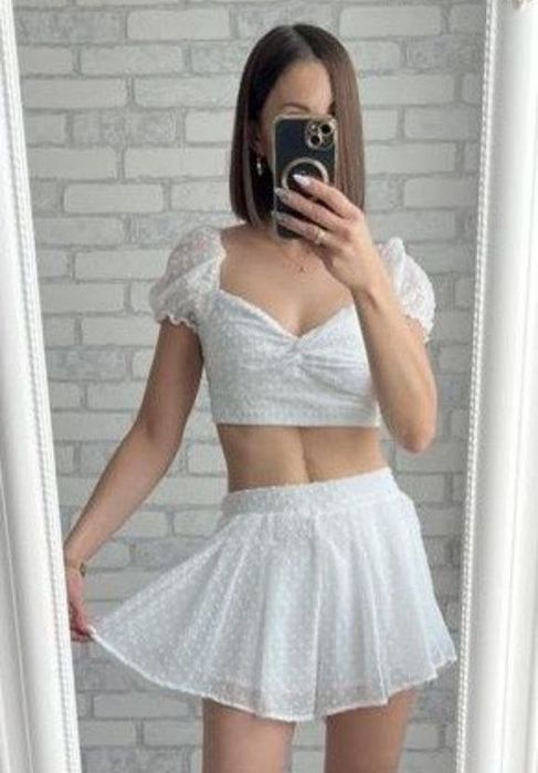 Легкий  білий костюм