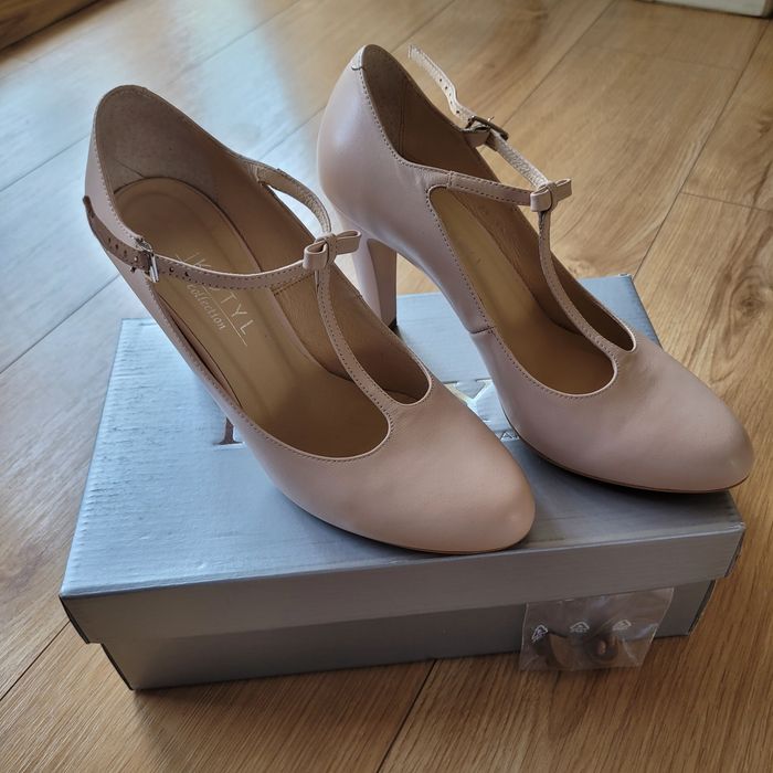 Buty na obcasie Kotyl r. 39