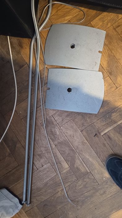 Standy Bose kino 321 standy na satelitki dedykowane