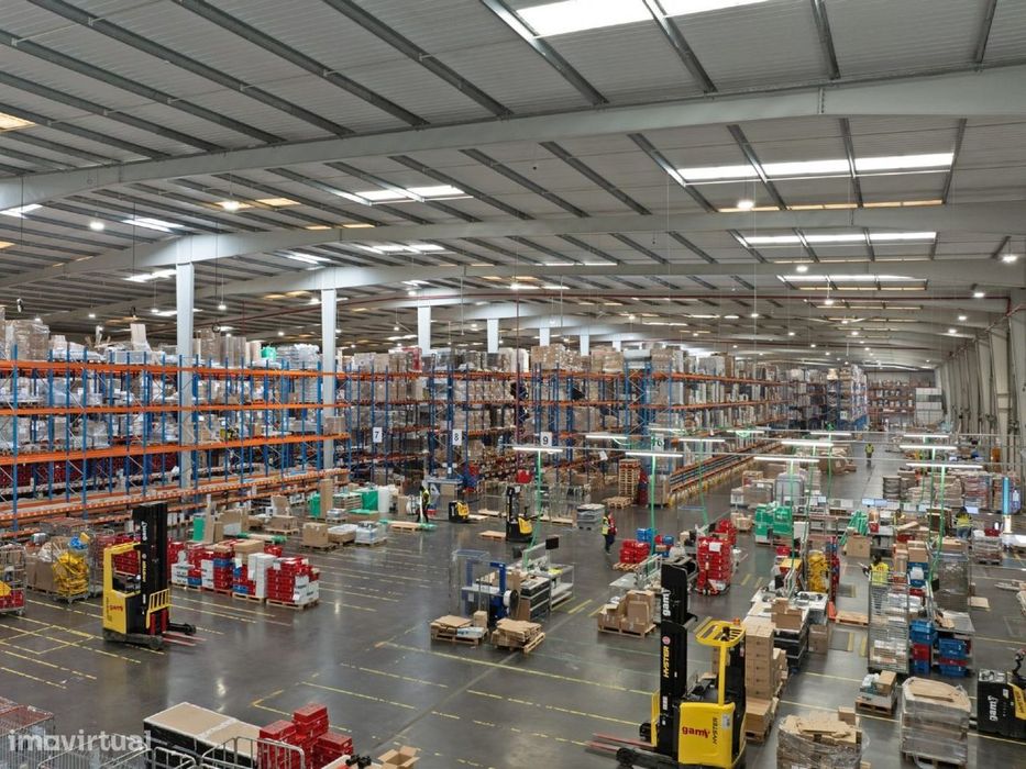 Armazém Porto Alto Arrendamento | 13.235 m2 | 15 Cais