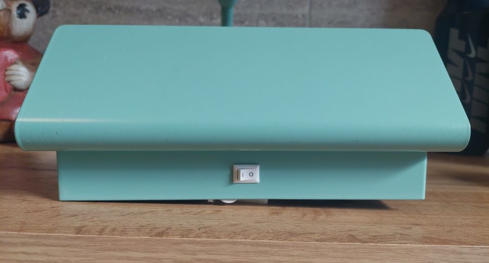 Kinkiet lampa ścienna z półką i USB Luce Design Gulp Miętowa