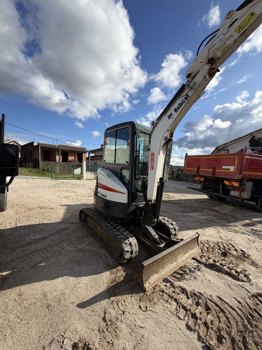 Mini Giratoria Bobcat E26