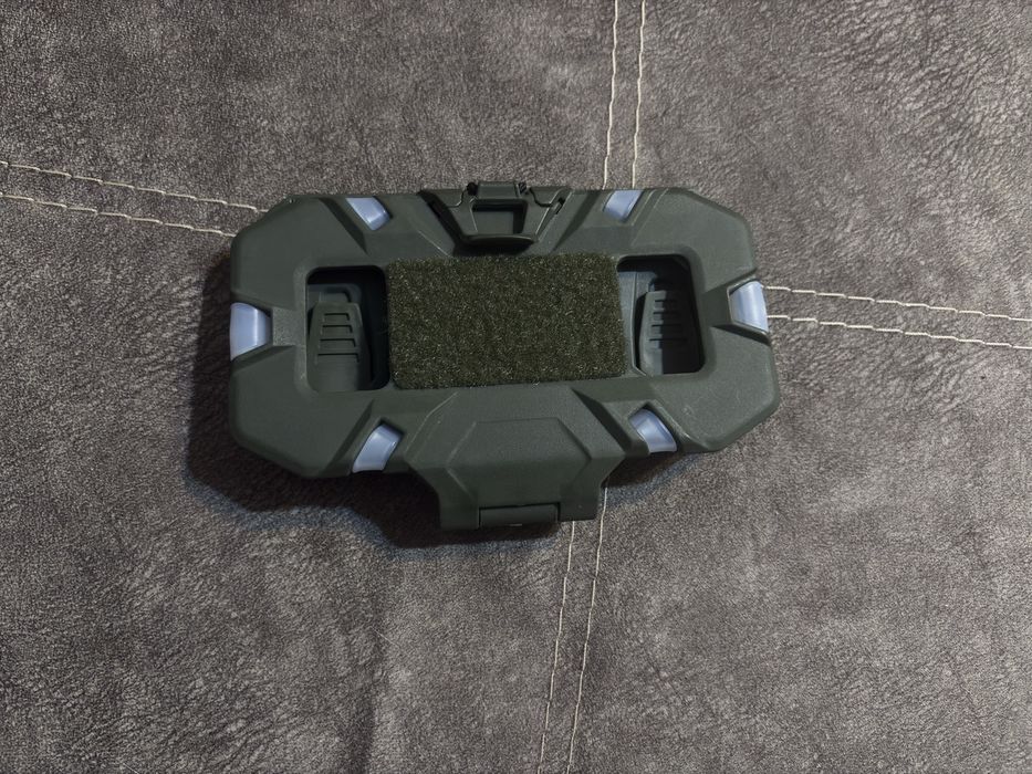 Тактичний утримувач для мобільного телефону з кріпленням MOLLE