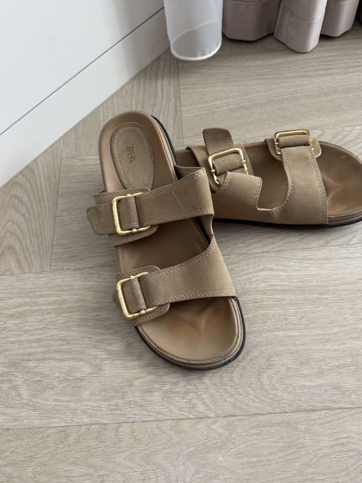 Шкіряні шльопанці zara