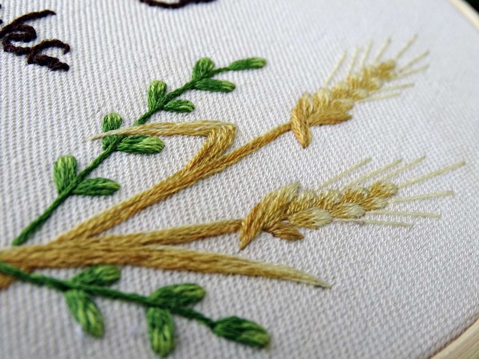 Ręcznie haftowana pamiątka Ślubu - zboże. Prezent dla młodej pary