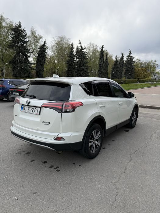 Продаж Toyota RAV4 2016 2.2 diesel механіка