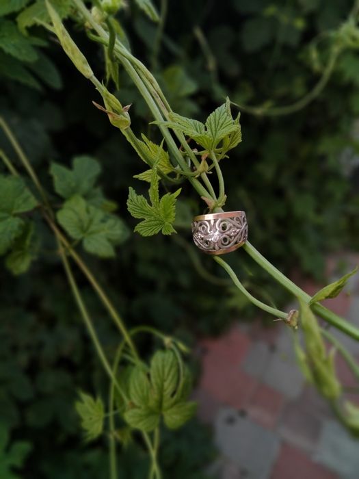 Каблучку срібну продам