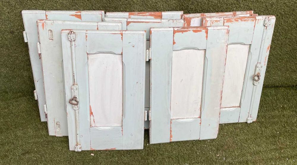 Portadas de janelas antigas, 8 pares