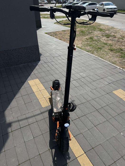 Електросамокат Kukirin G2 Pro 2025 року в гарному стані