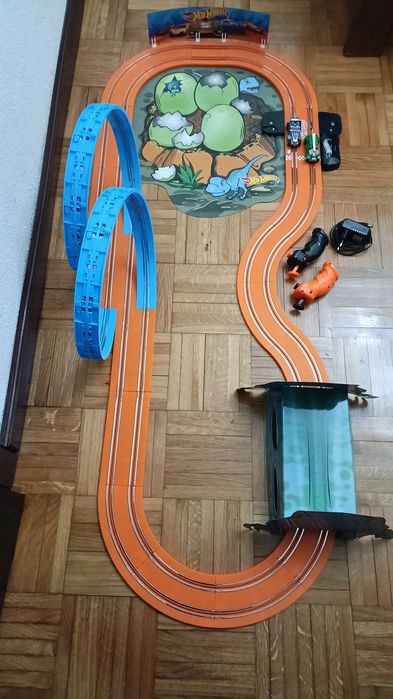 Pista Hotwheels (Dino)