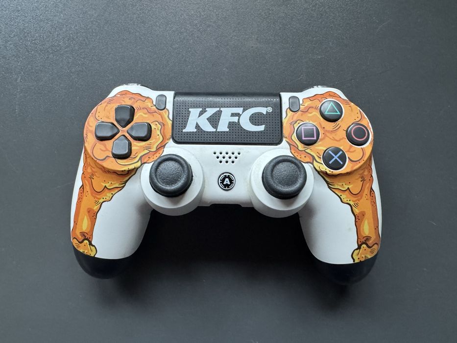 Kontroler Pad Sony DualShock 4 v2 od AIM Controllers limitowany