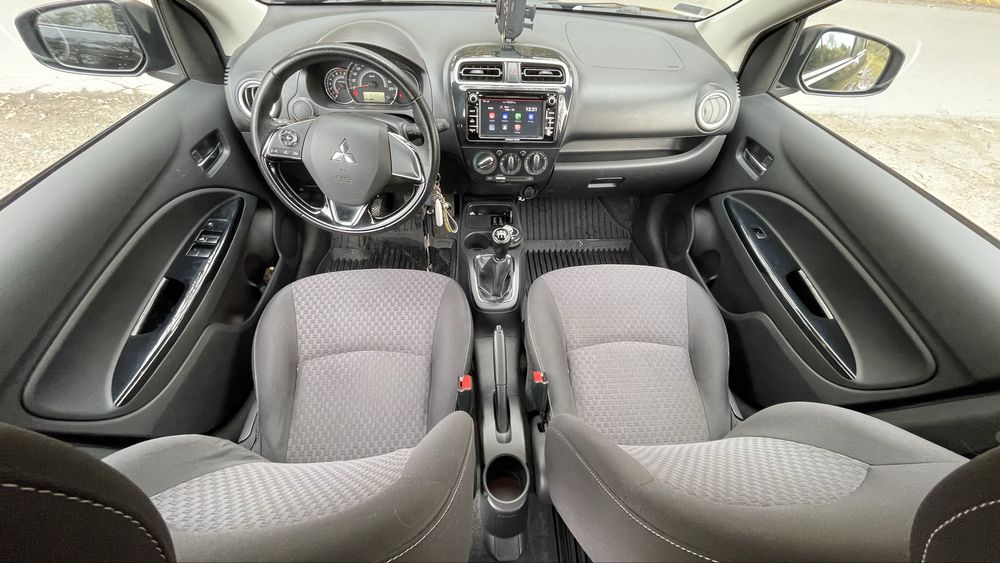 Rezerwacja Mitsubishi Space Star  1,2 Salon