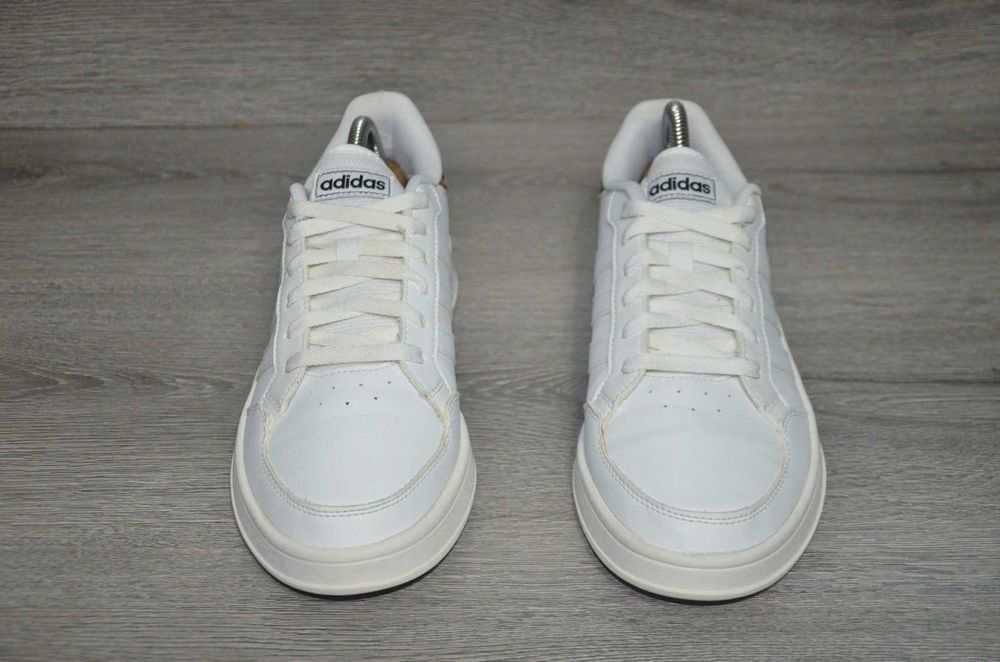 Продам кросівки Фірма Adidas Breaknet Sneakers.