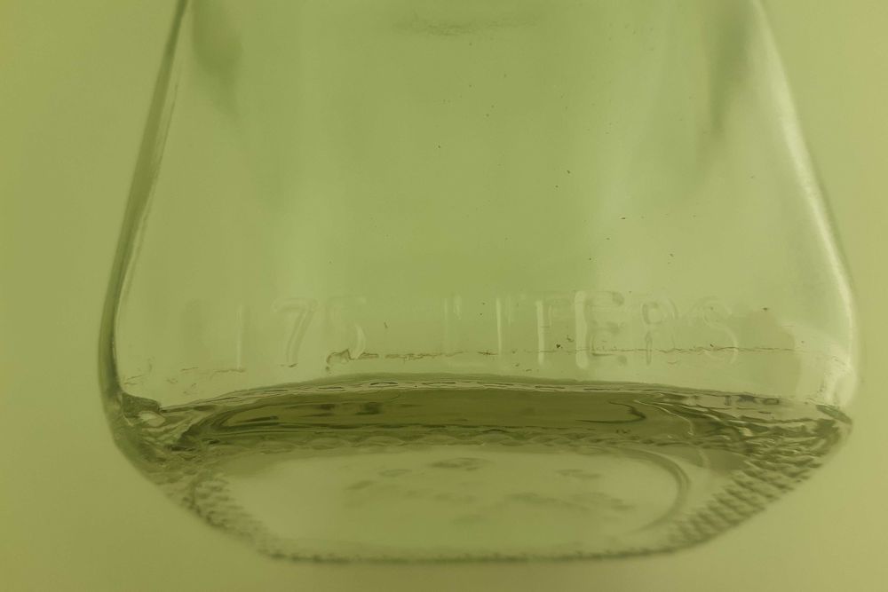 Garrafa com Asa e 1,75l de capacidade